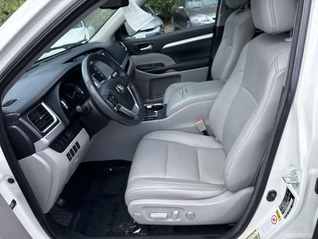Used 2016 Toyota Highlander XLE AWD/4WD image 14