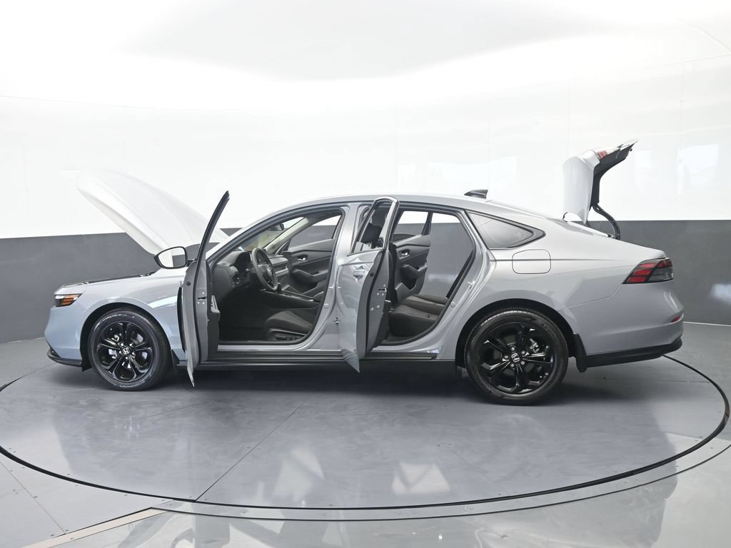 Used 2025 Honda Accord SE image 71