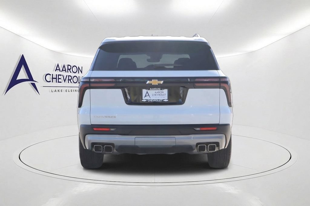 Used 2025 Chevrolet Traverse LT w/ Sun and Wheel Package FWD image 5