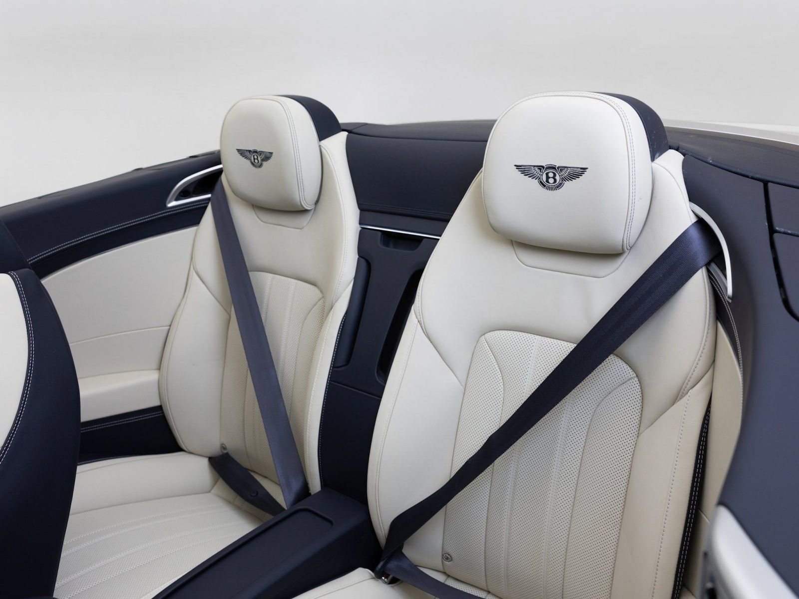 Used 2024 Bentley Continental GT AWD/4WD image 7