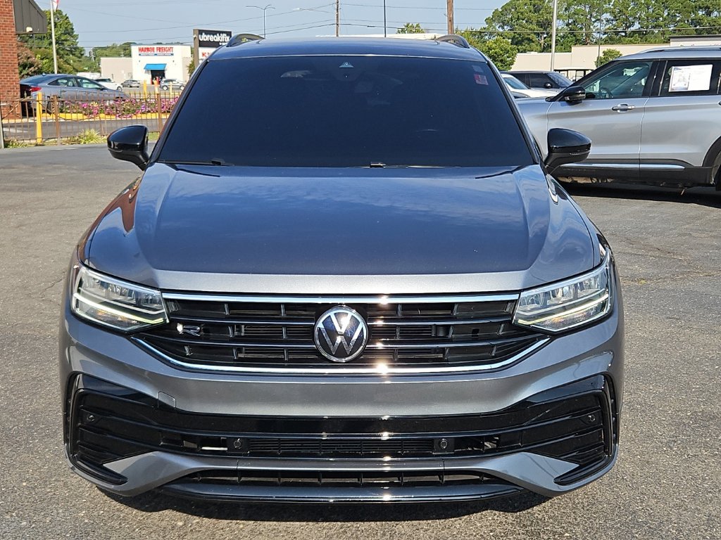Used 2023 Volkswagen Tiguan SE R-Line FWD image 2