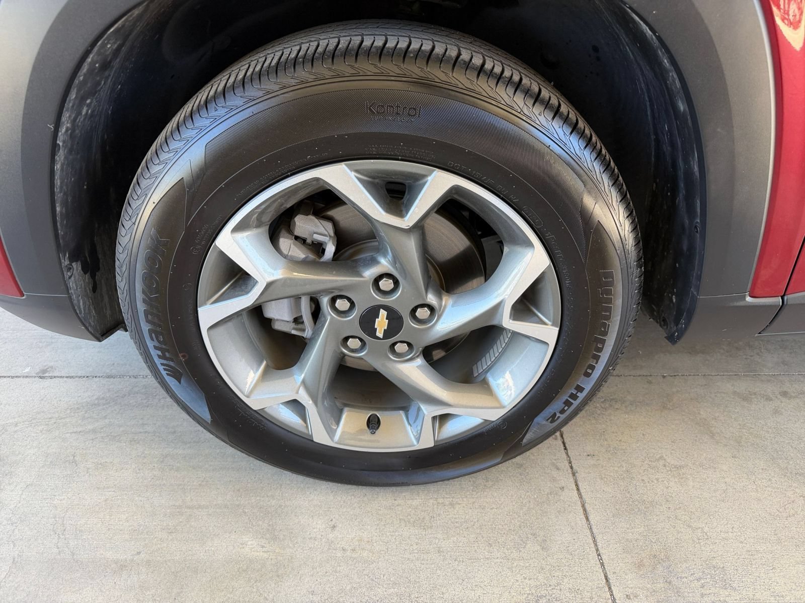 Used 2025 Chevrolet Trax LT FWD image 28