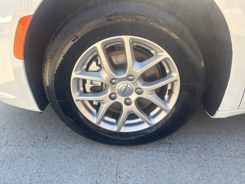 Used 2024 Chrysler Pacifica Touring-L image 10