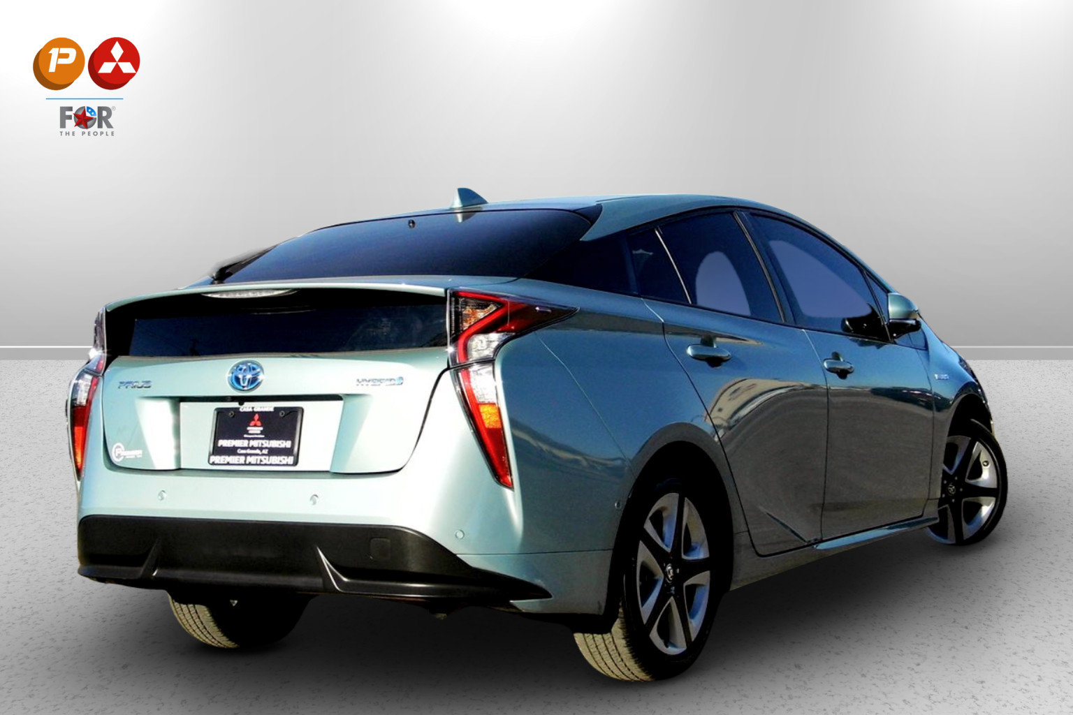 Used 2018 Toyota Prius Four Touring image 2