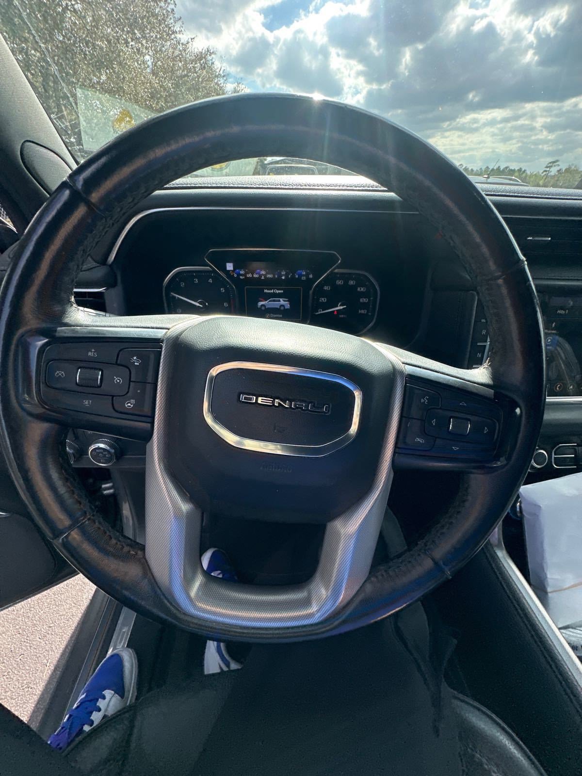 Used 2021 GMC Yukon Denali w/ Denali Premium Package image 13