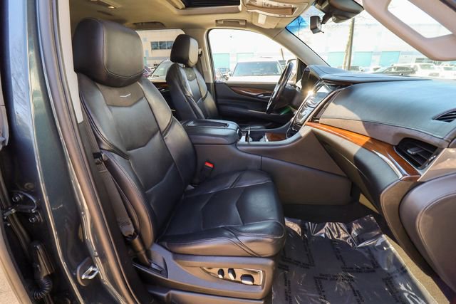 Used 2019 Cadillac Escalade Luxury image 46