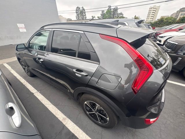 Used 2023 Kia Niro LX FWD image 4