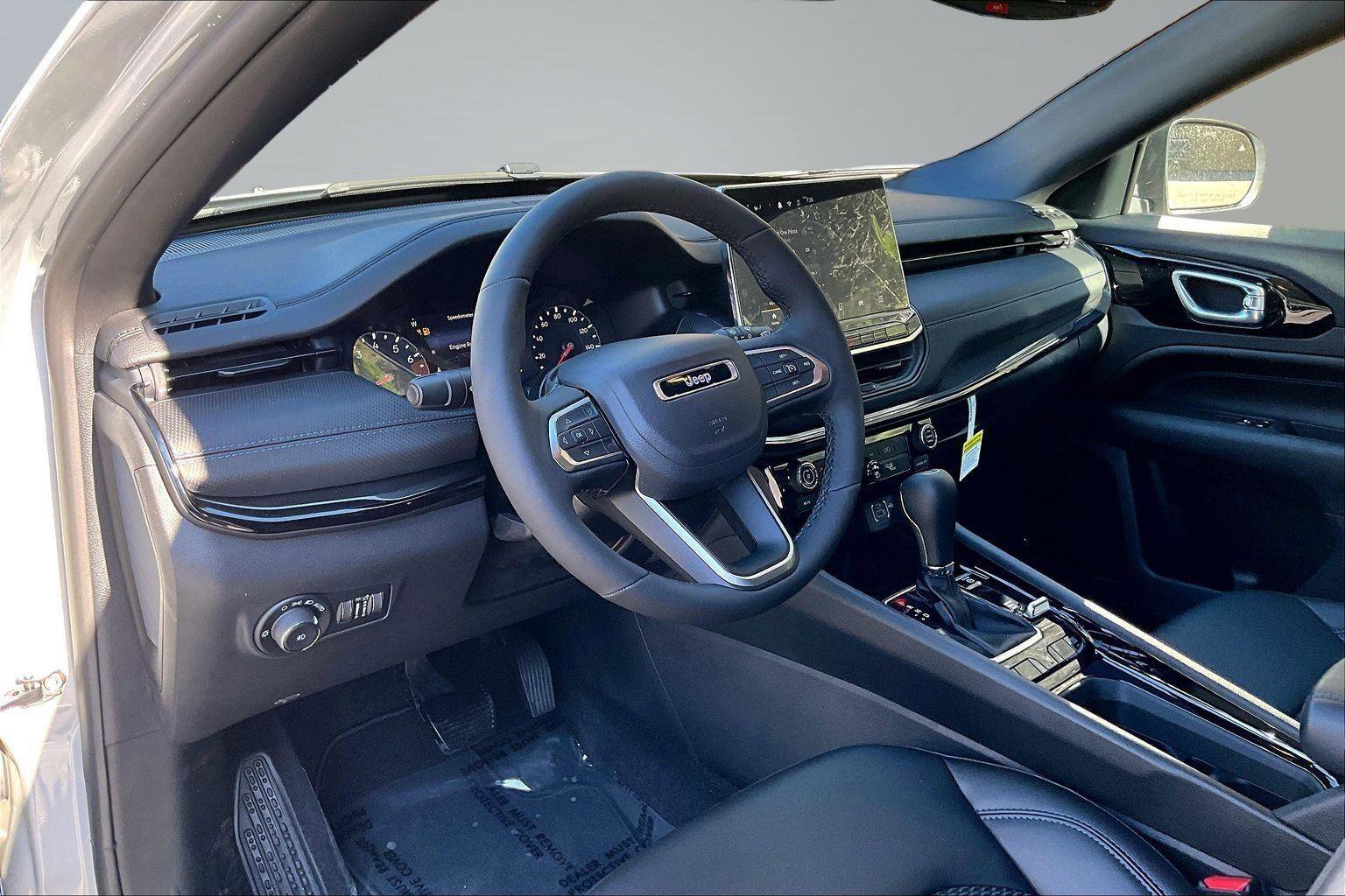 New 2026 Jeep Compass Latitude image 7