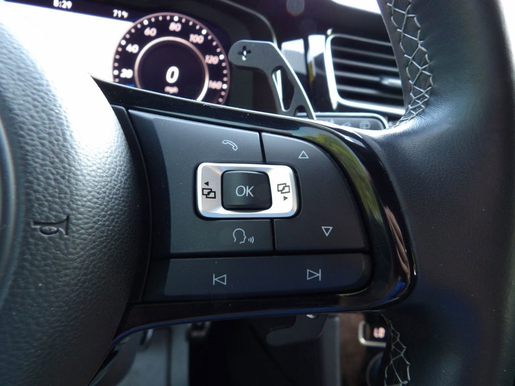 Used 2018 Volkswagen Golf R 4-Door image 16