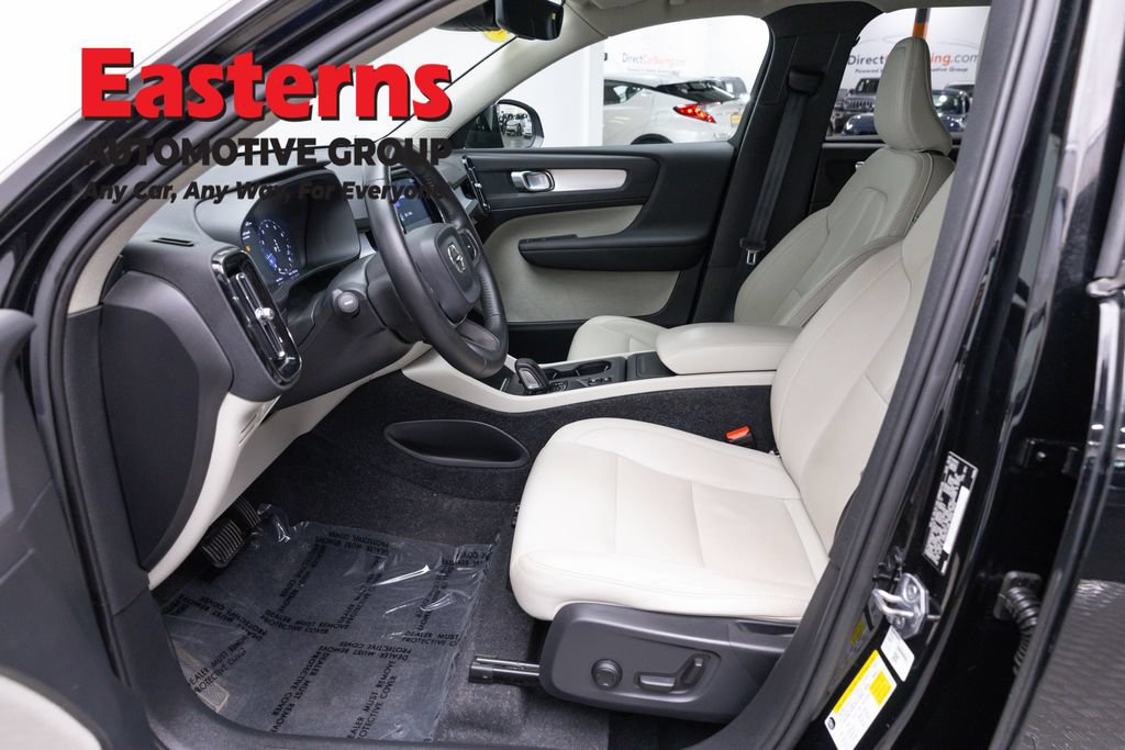 Used 2019 Volvo XC40 T5 Momentum AWD/4WD image 13