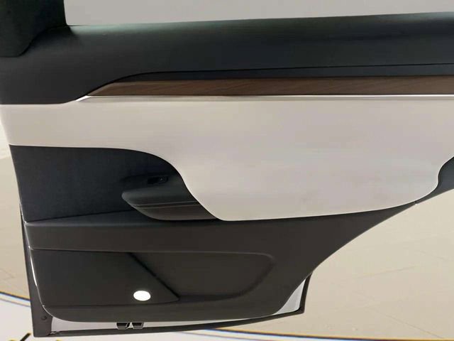 Used 2022 Tesla Model X image 76