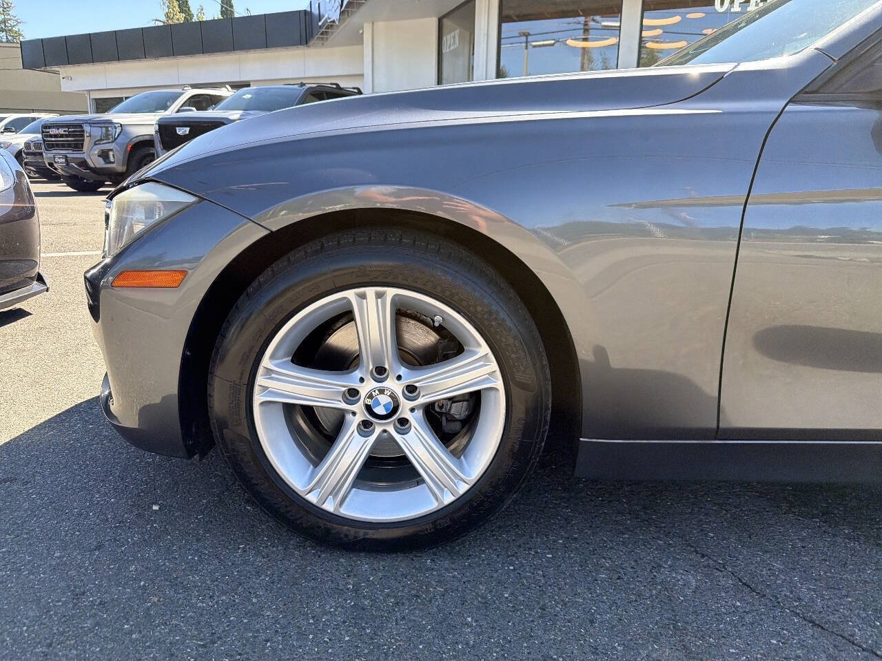 Used 2014 BMW 320i Sedan RWD image 11