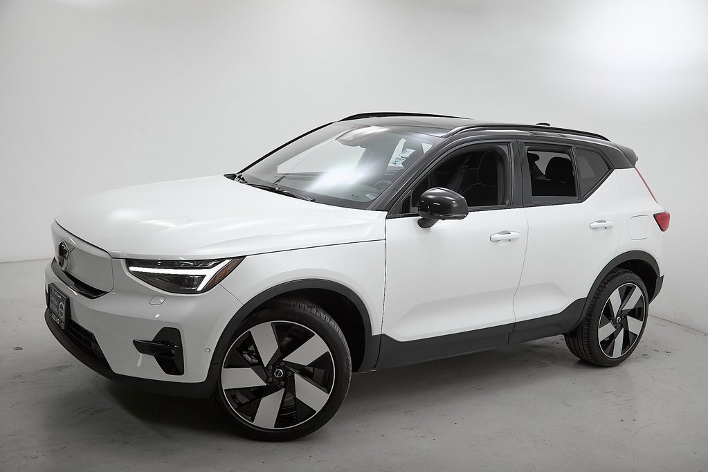 Certified 2023 Volvo XC40 Recharge Ultimate w/ Protection Package Premier image 3