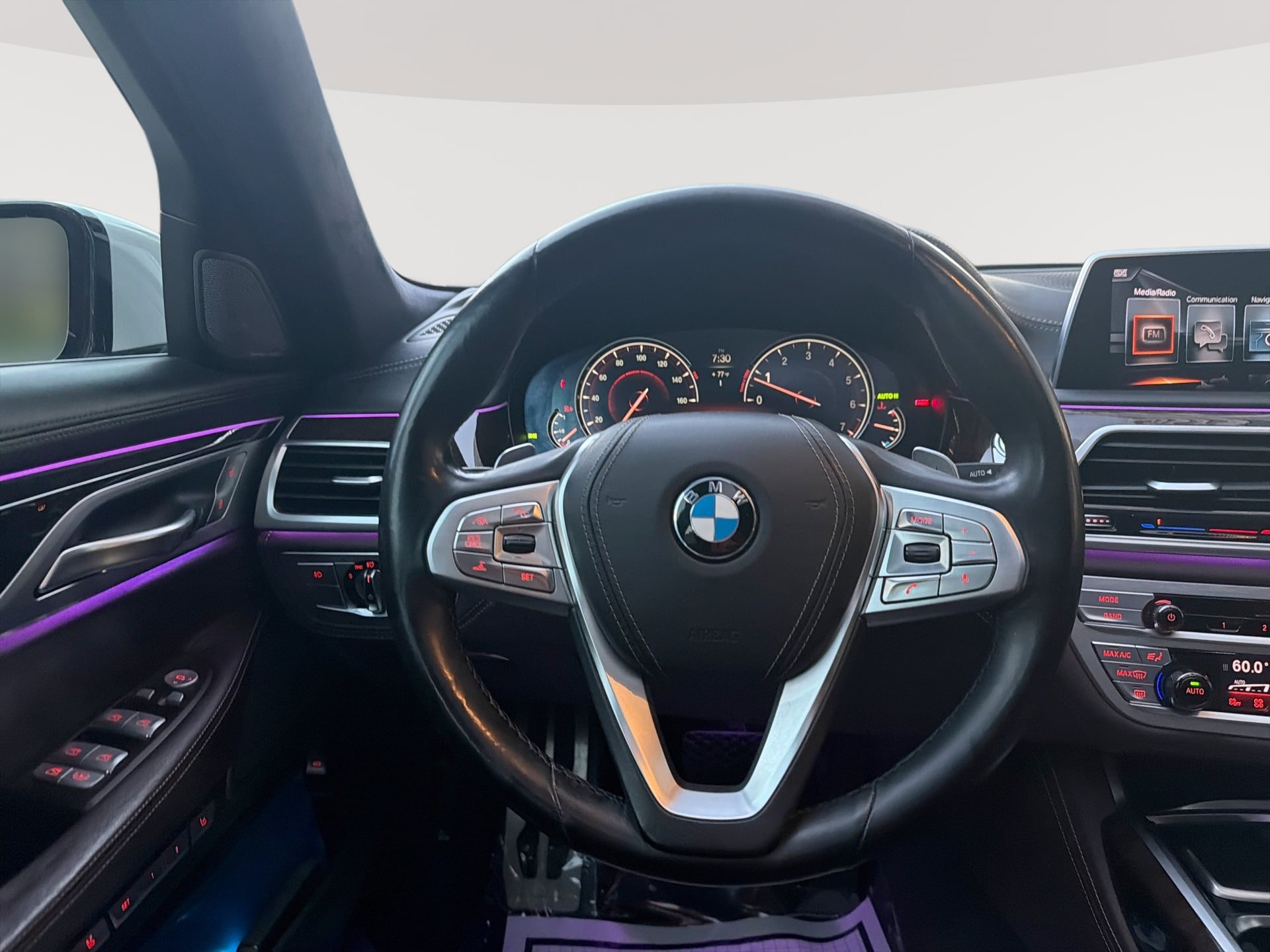 Used 2017 BMW 750i RWD image 11