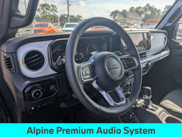 Used 2025 Jeep Wrangler Unlimited Sahara image 32