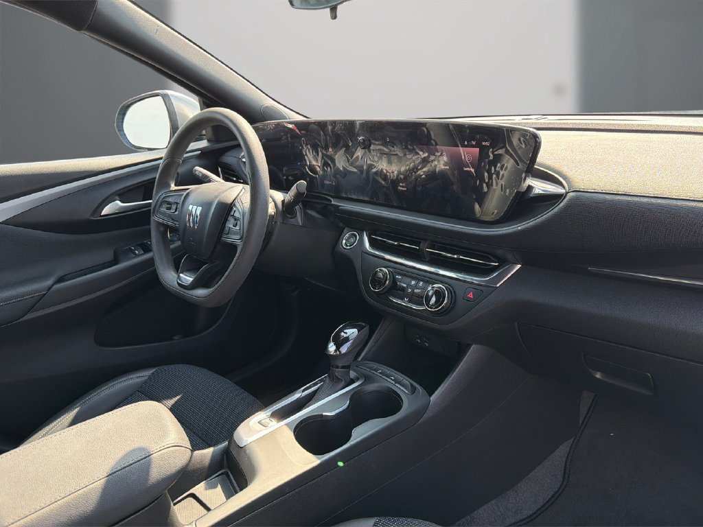 Used 2025 Buick Envista Preferred FWD image 14