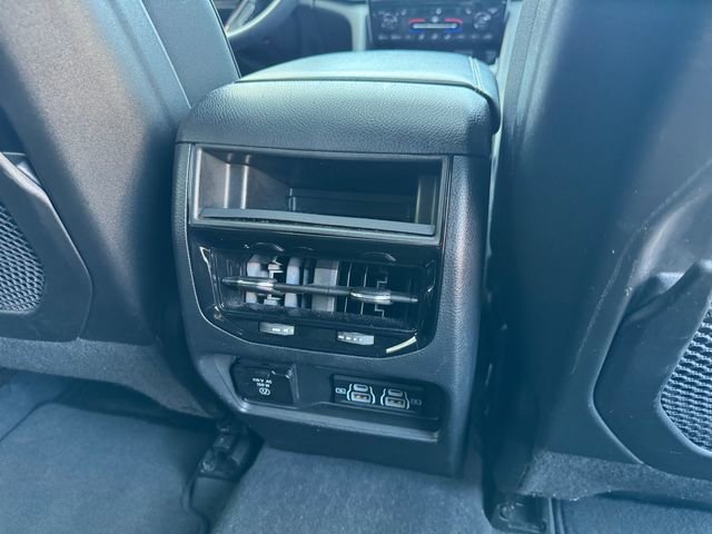 Used 2023 Jeep Grand Cherokee Altitude image 47