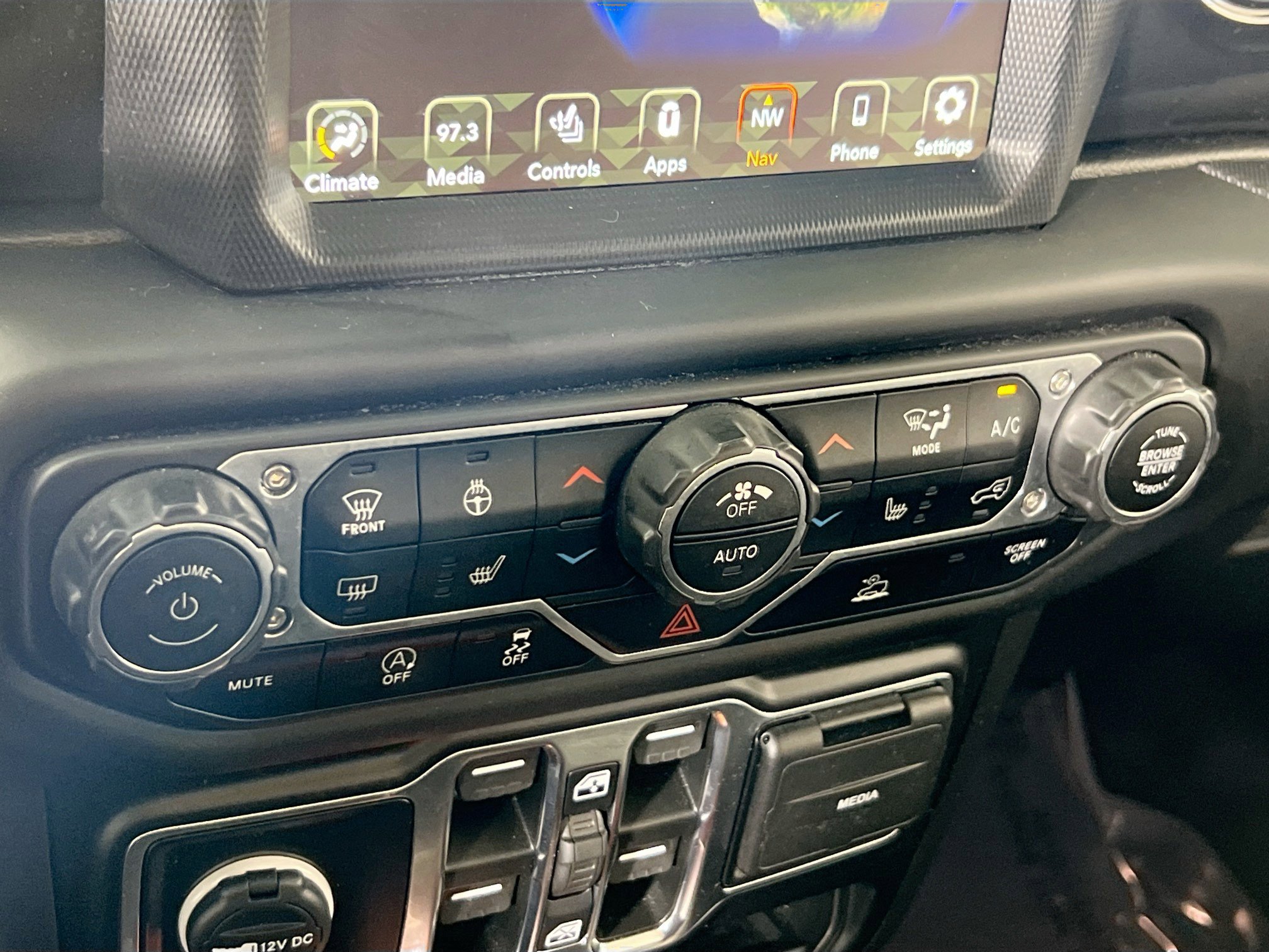 Used 2022 Jeep Gladiator Sport image 16