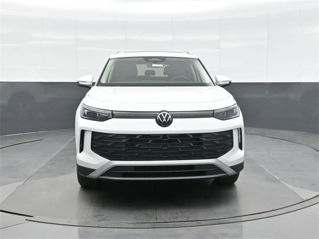 New 2026 Volkswagen Tiguan SE image 2
