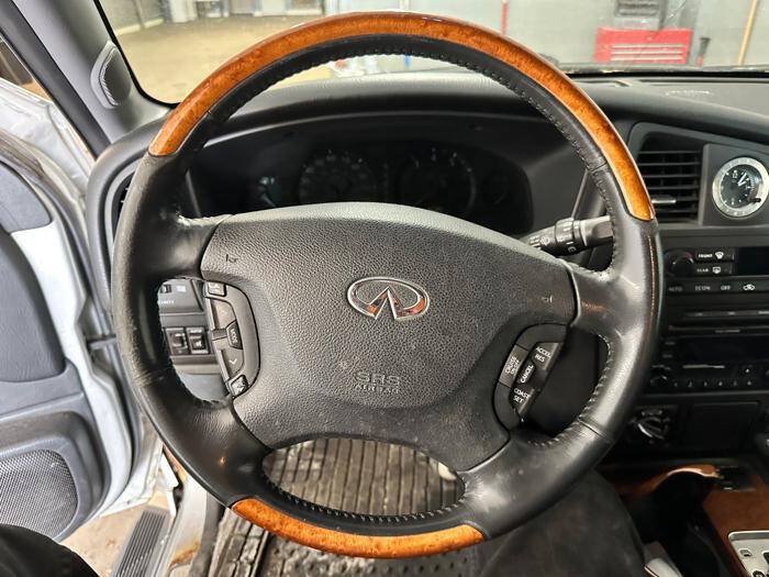 Used 2002 INFINITI QX4 4WD w/ (X03) Heated Seats Pkg image 34