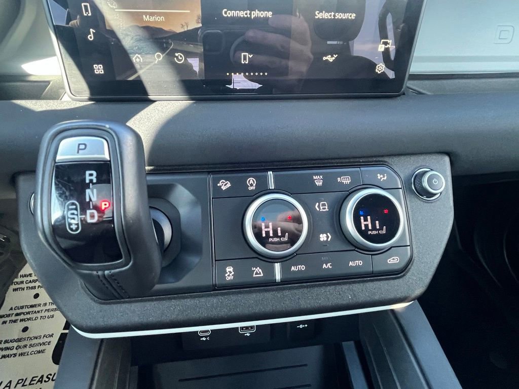 Used 2023 Land Rover Defender 110 SE image 33