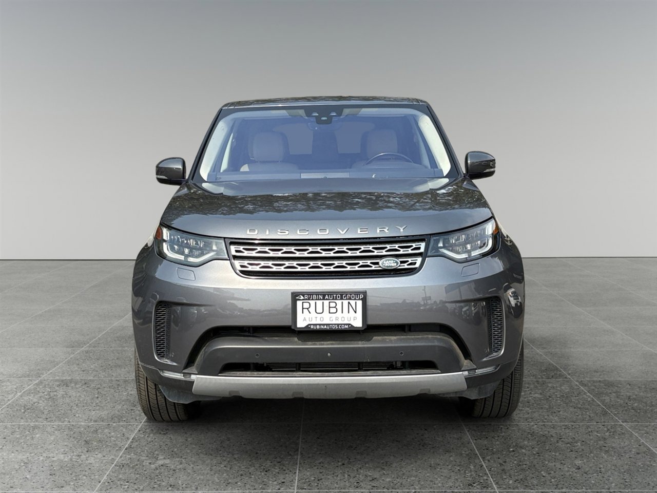 Used 2017 Land Rover Discovery HSE image 8