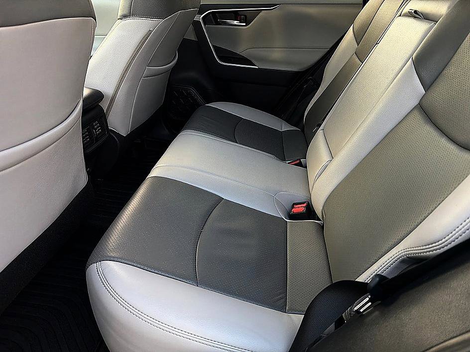 Used 2024 Toyota RAV4 XLE w/ Convenience Package image 8