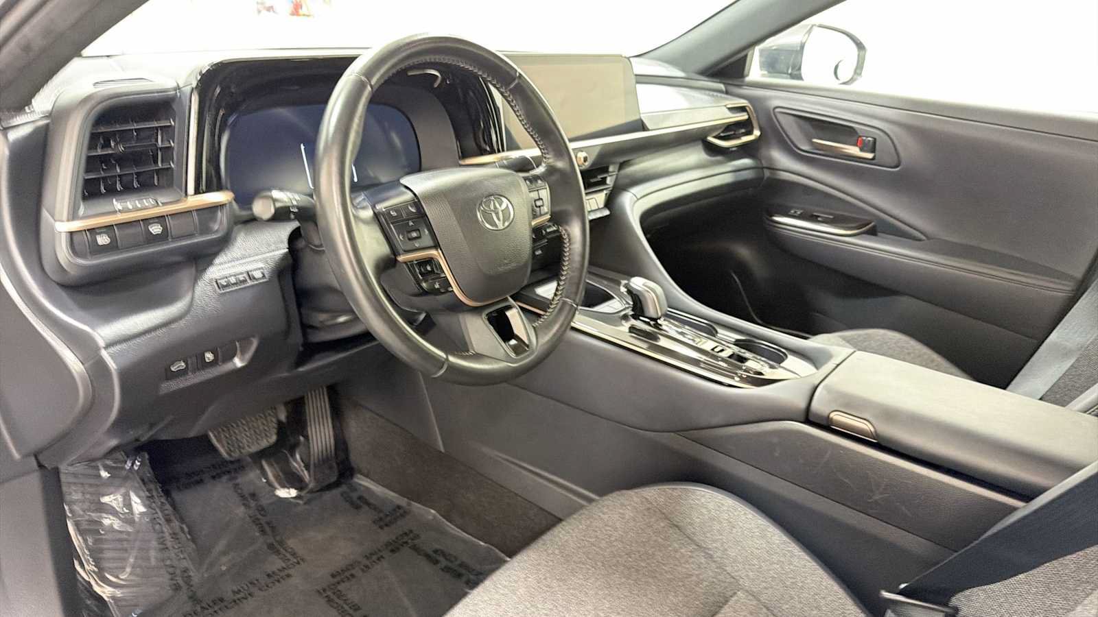Certified 2024 Toyota Crown AWD/4WD image 12