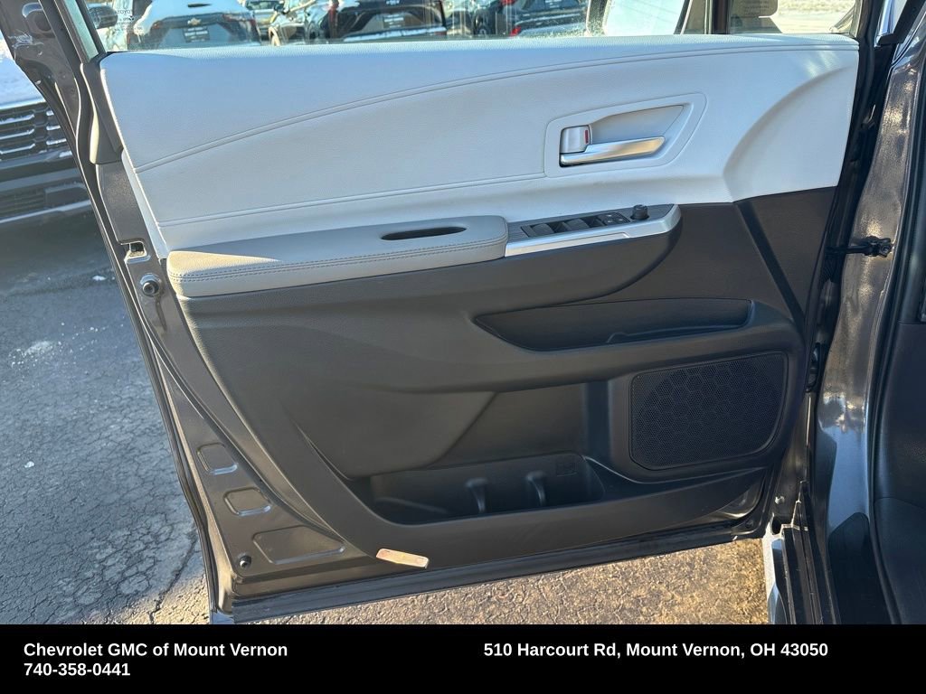 Used 2025 Toyota Sienna XLE w/ XLE Plus Package image 13