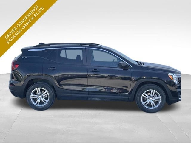 Certified 2022 GMC Terrain SLE w/ Driver Convenience Package FWD image 7