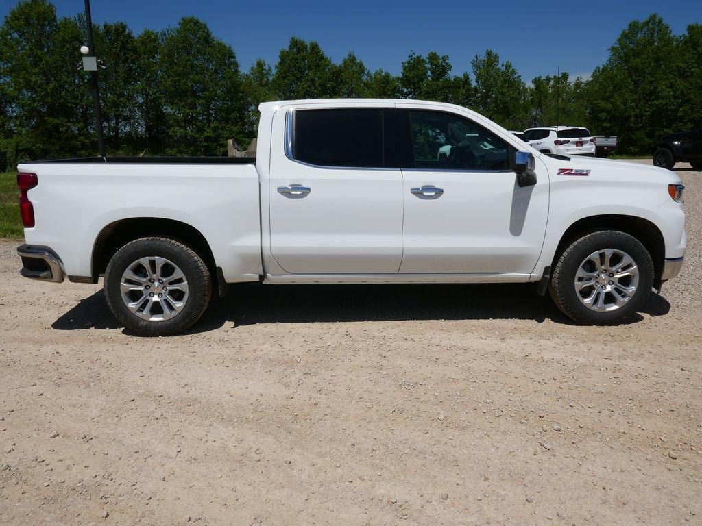 New 2026 Chevrolet Silverado 1500 LTZ w/ LTZ Premium Package AWD/4WD image 3