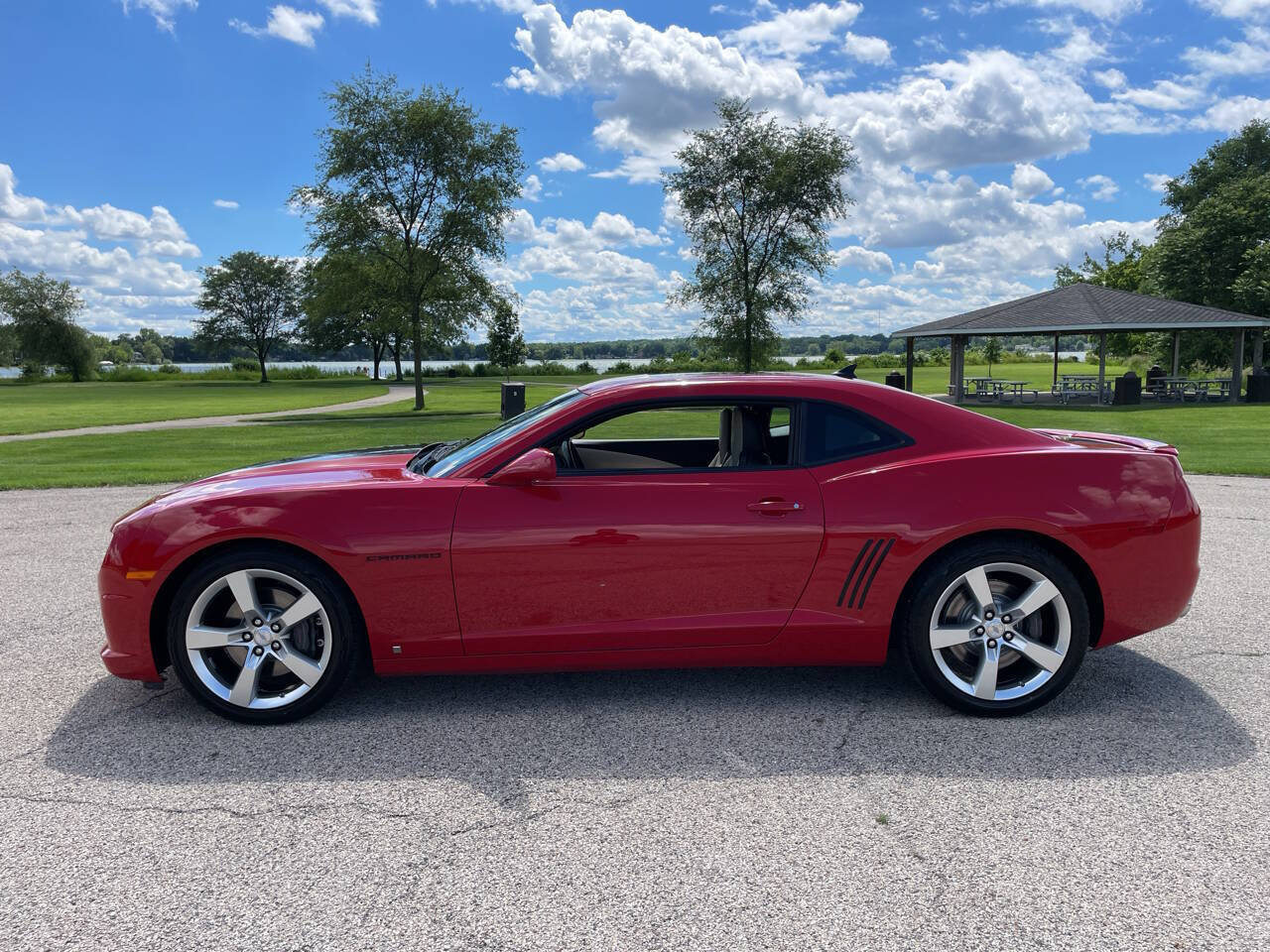 Used 2010 Chevrolet Camaro SS w/ LPO, Ground Effects Package RWD image 72