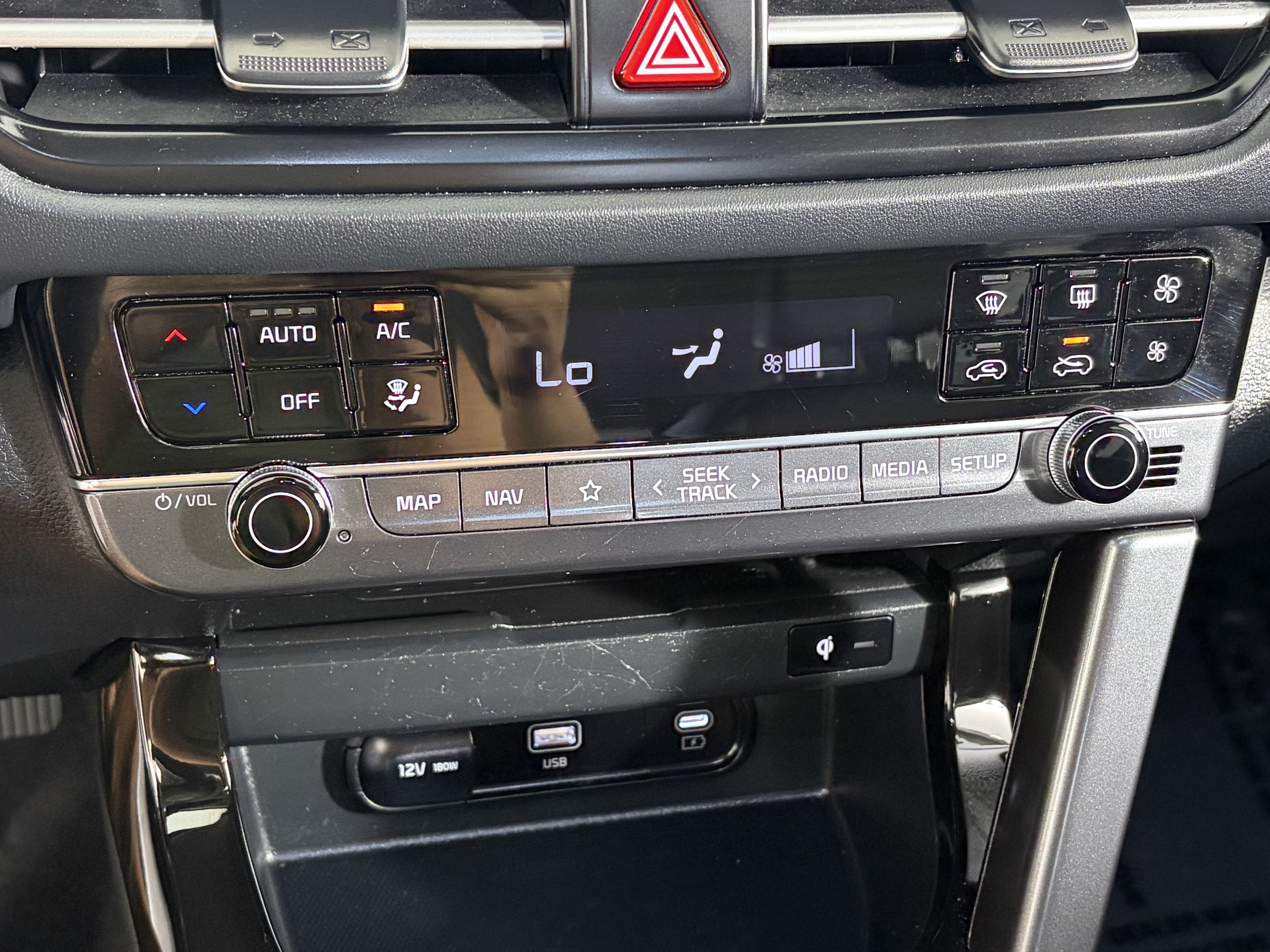 Certified 2024 Kia Seltos SX AWD/4WD image 22