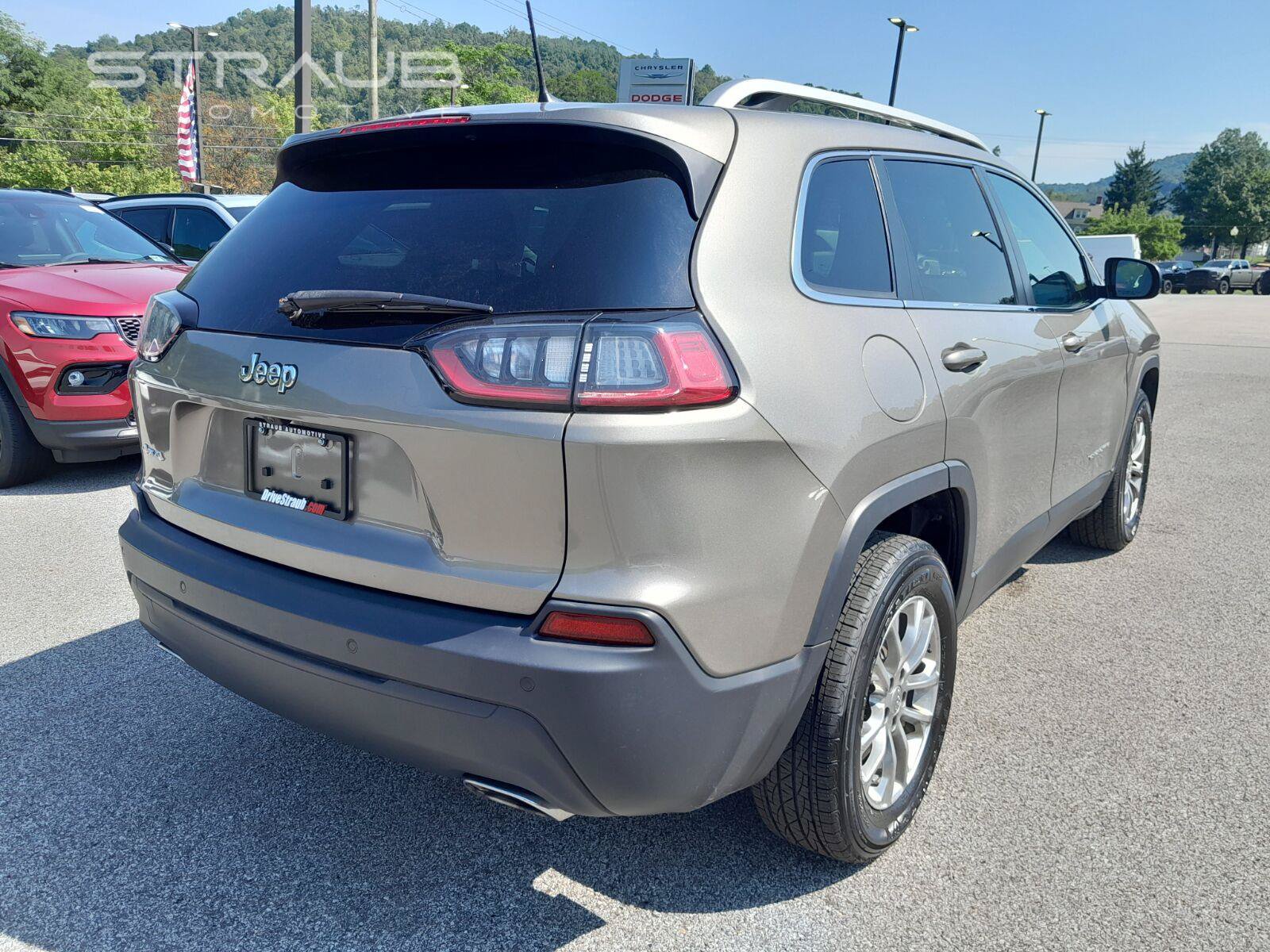 Used 2020 Jeep Cherokee Latitude Lux w/ Quick Order Package 26H Lux AWD/4WD image 8