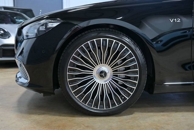 Used 2024 Mercedes-Benz Maybach S 680 Maybach S 680 4MATIC Sedan image 4
