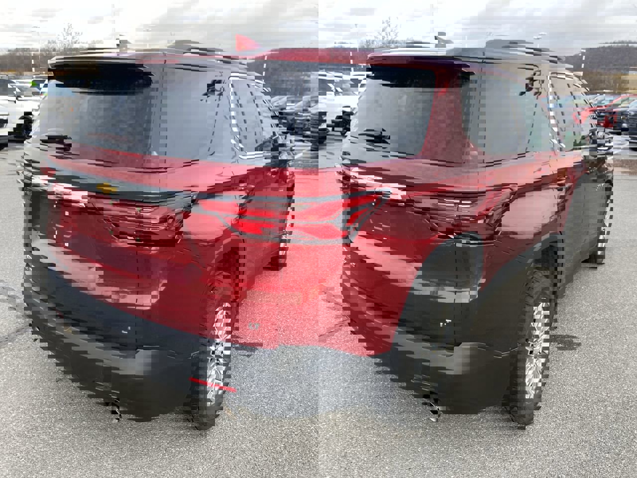 Used 2023 Chevrolet Traverse LT image 7