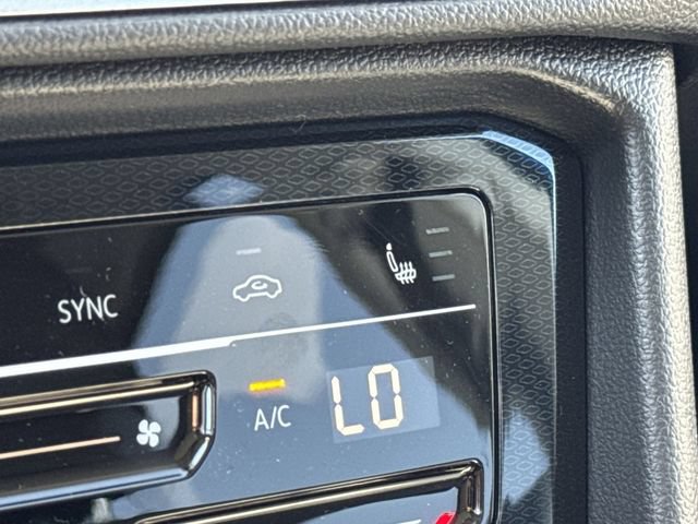 New 2026 Volkswagen Taos SE FWD image 21