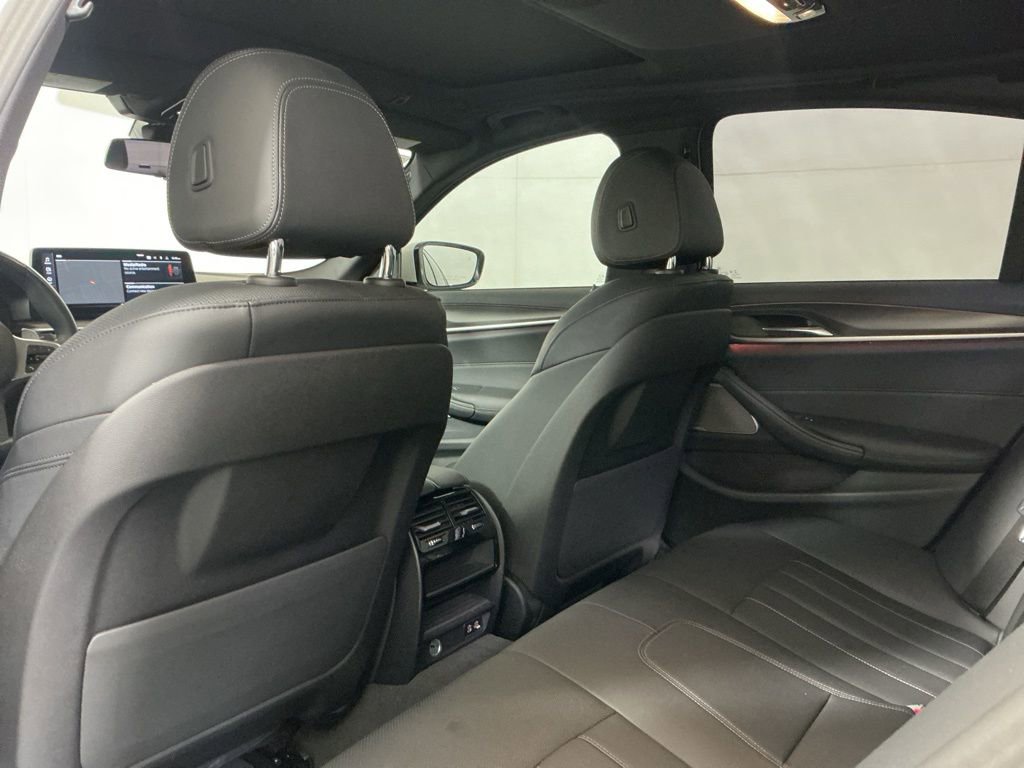Used 2023 BMW 540i w/ M Sport Package image 26