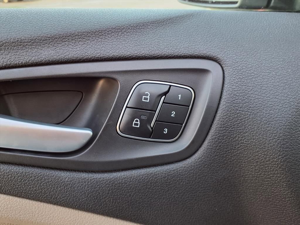 Used 2018 Ford Escape Titanium w/ Ford Safe & Smart Package image 20