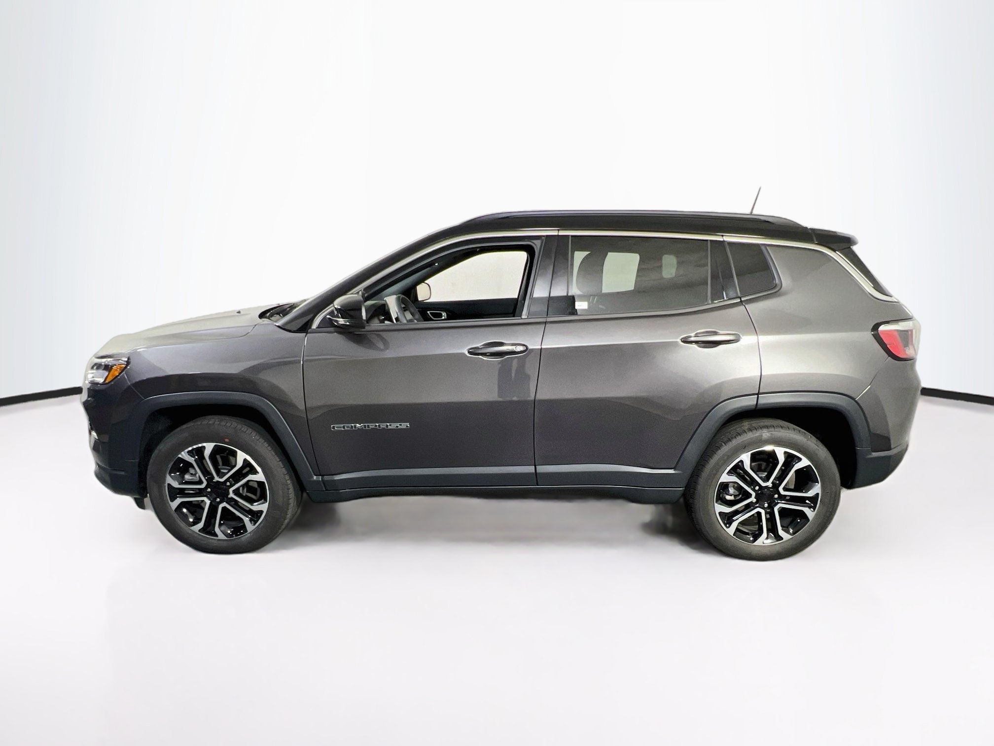 Used 2023 Jeep Compass Limited AWD/4WD image 8