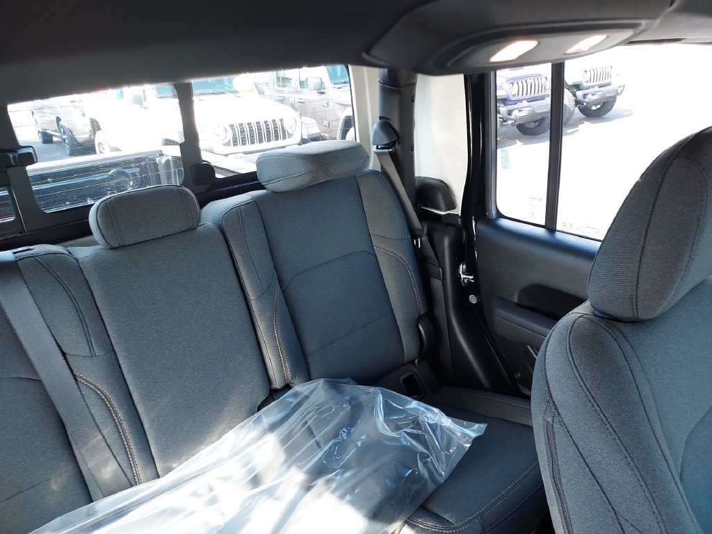 New 2026 Jeep Gladiator Sport AWD/4WD image 15