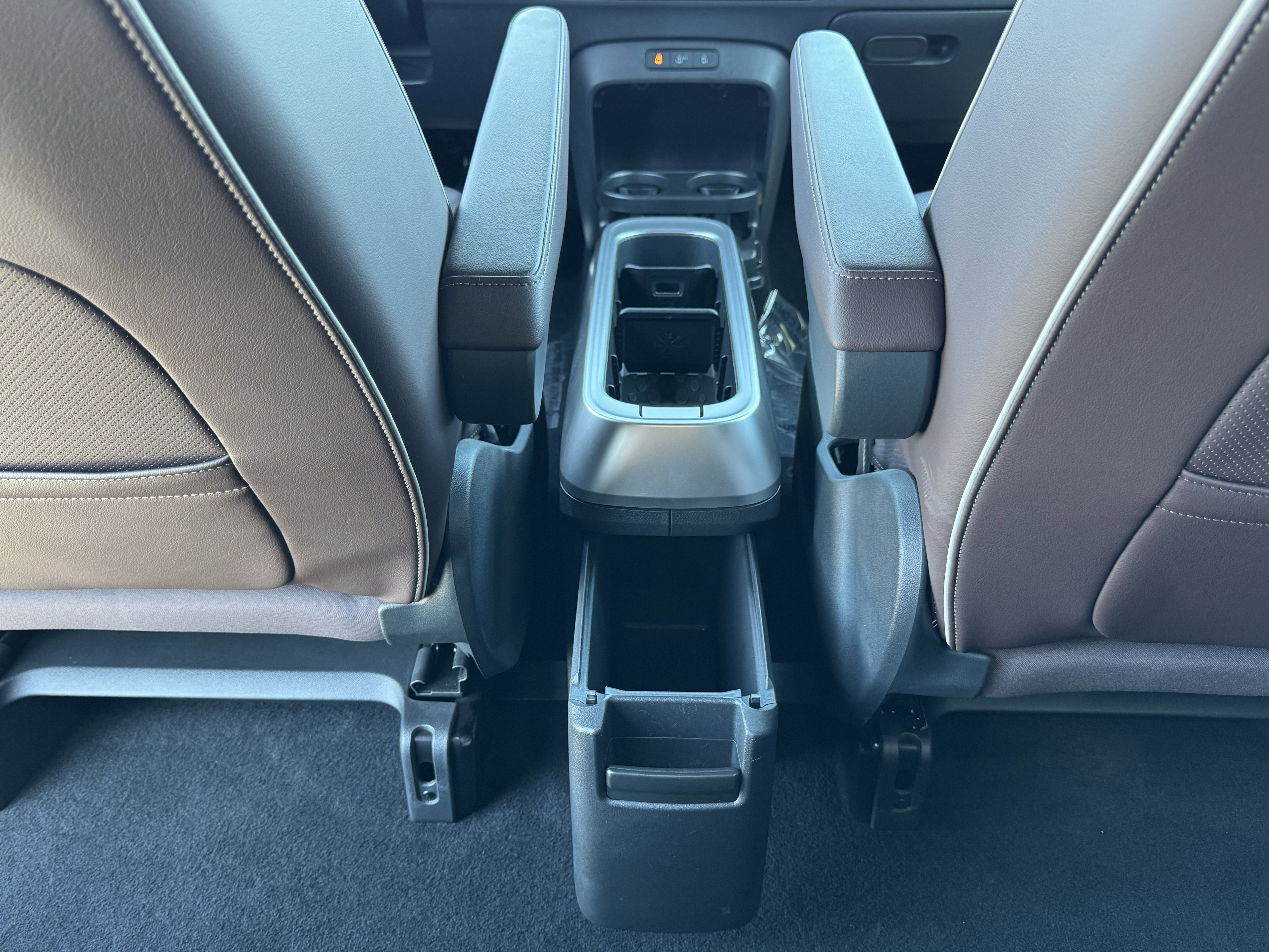 Used 2025 Volkswagen ID. Buzz Pro S image 33