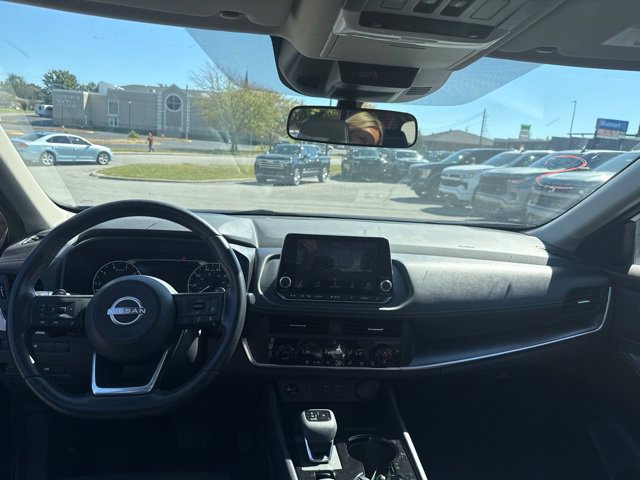 Used 2024 Nissan Rogue SV w/ SV Premium Package AWD/4WD image 31