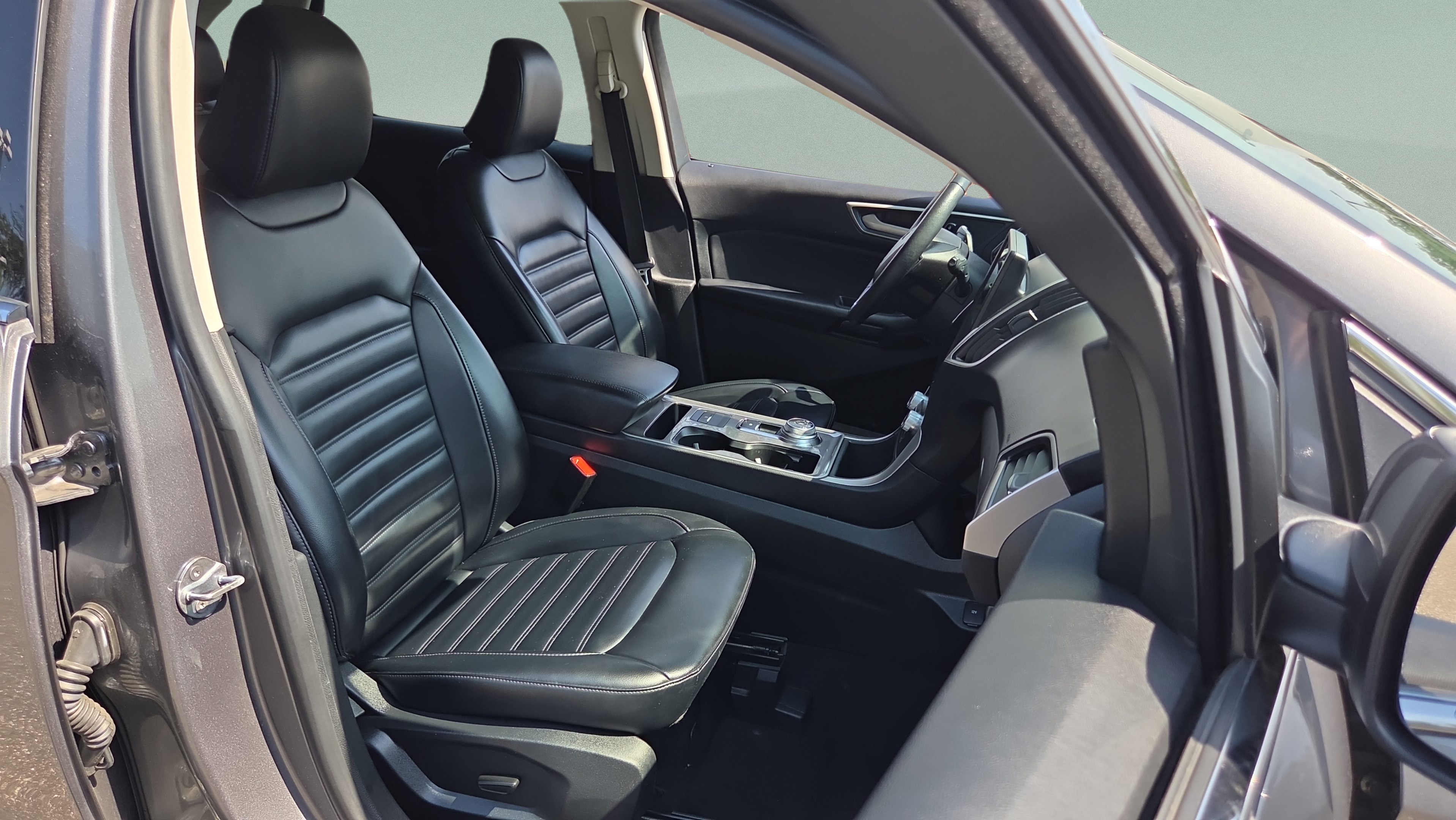 Used 2024 Ford Edge SEL AWD/4WD image 15