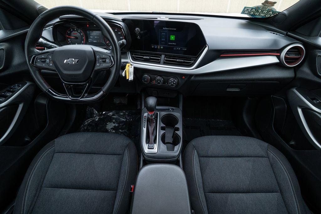 Used 2024 Chevrolet Trax RS w/ Sunroof Package image 11