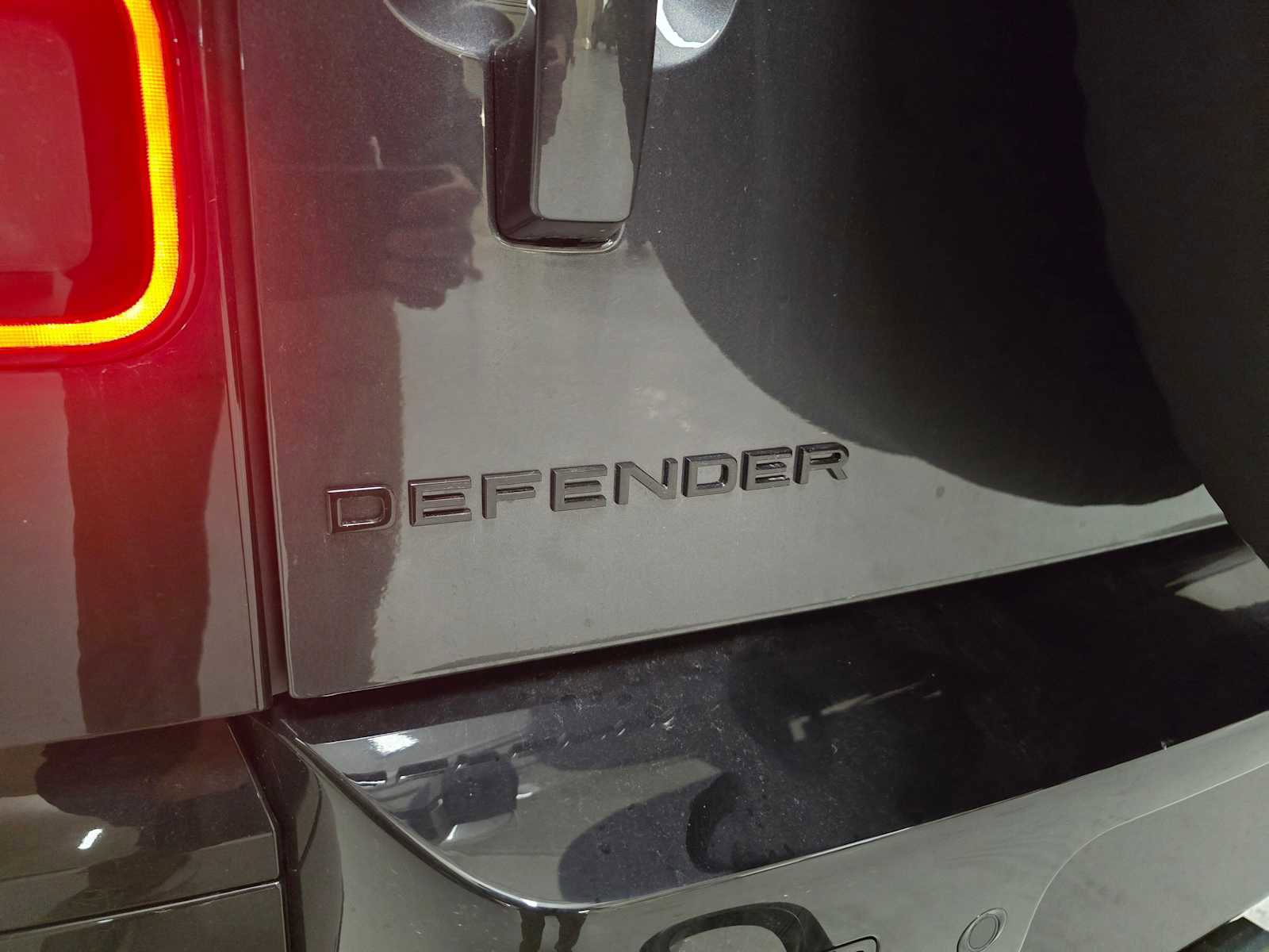 New 2026 Land Rover Defender 130 X-Dynamic SE image 15