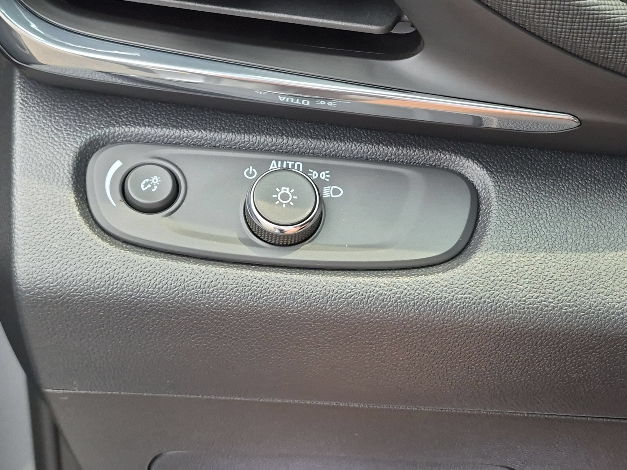 Certified 2026 Buick Envista Preferred w/ Advanced Safety Package FWD image 16