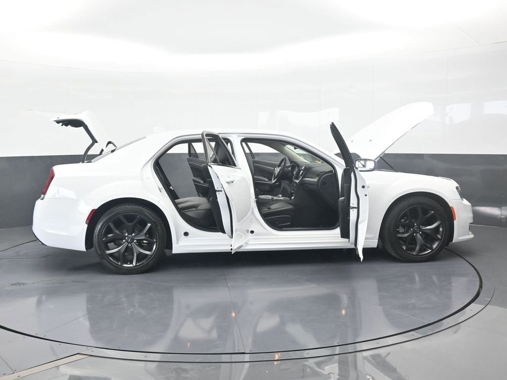 Used 2023 Chrysler 300 Touring L image 68