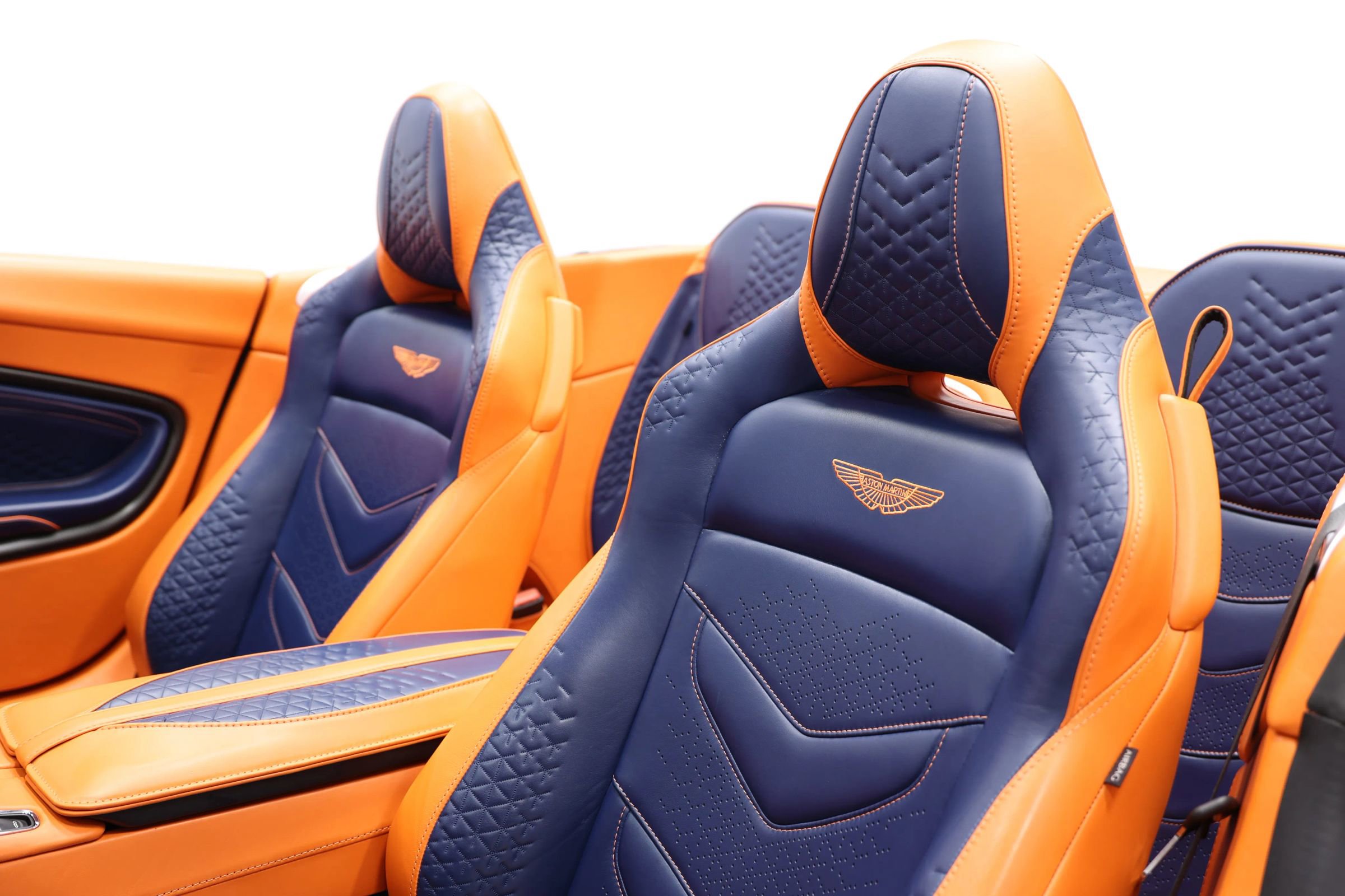 Used 2022 Aston Martin DBS Superleggera Volante RWD image 19