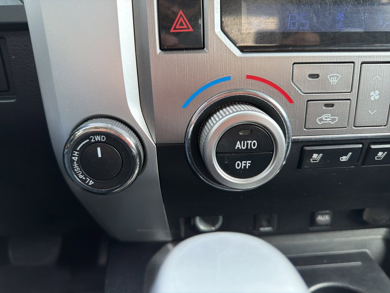 Used 2014 Toyota Tundra Platinum image 36